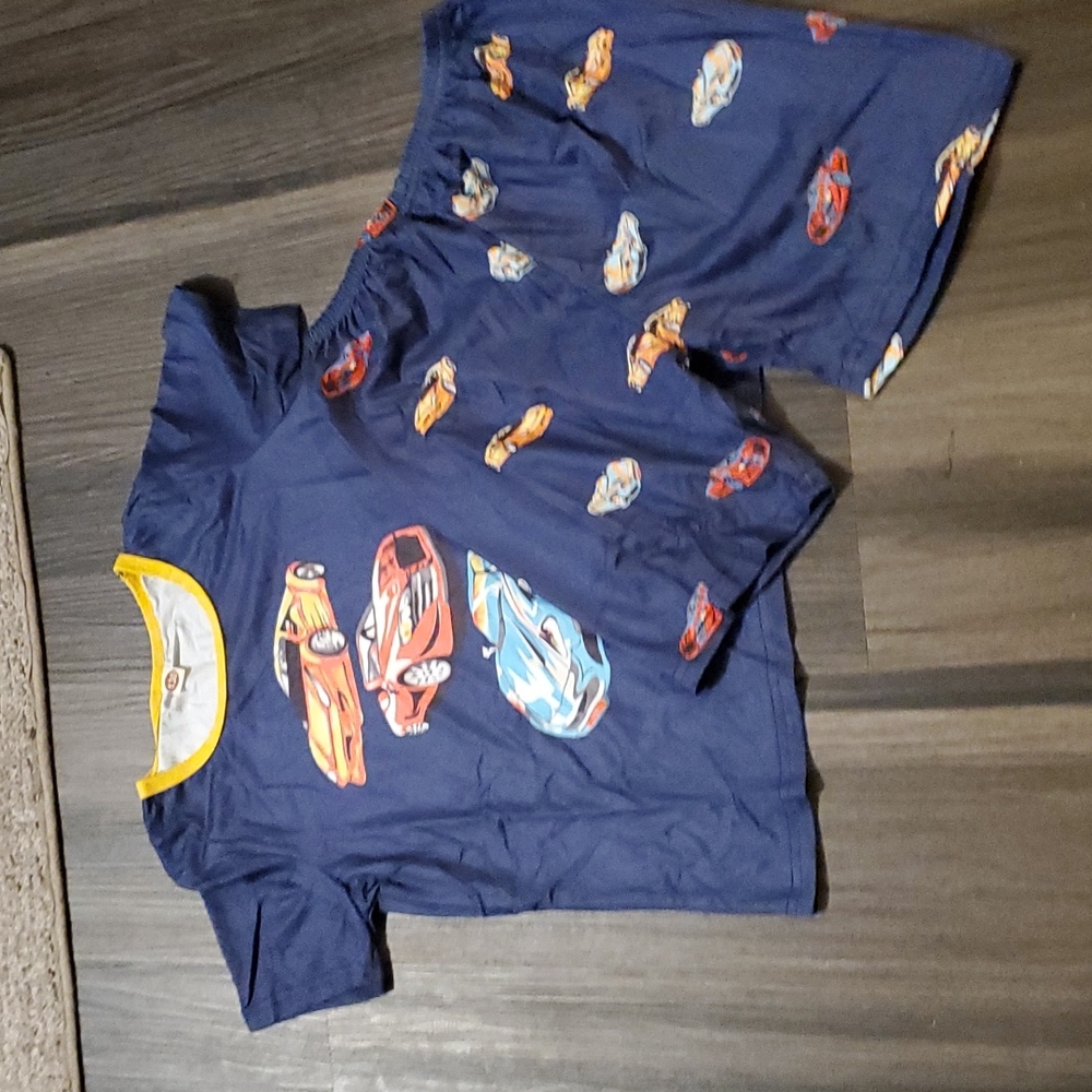 T-shirt matching shorts size 7